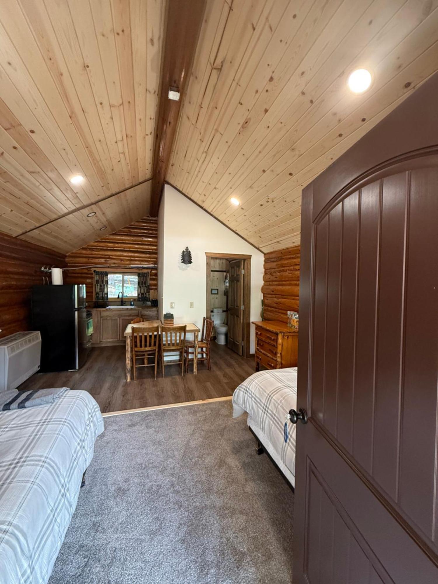 Silver Gate Lodging Cooke City Eksteriør billede